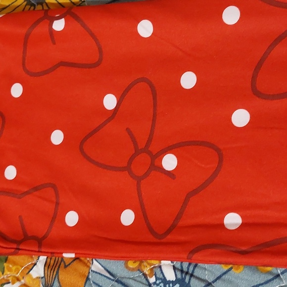 Disney parks red bow and polka-dot minnie leggings - Picture 3 of 12